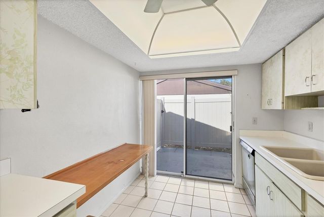 6238 GREEN VIEW CIRCLE 69, Sarasota, FL 34231