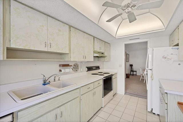 6238 GREEN VIEW CIRCLE 69, Sarasota, FL 34231