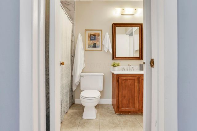 2269 Hedgerow Road, 2269B, Columbus, OH 43220