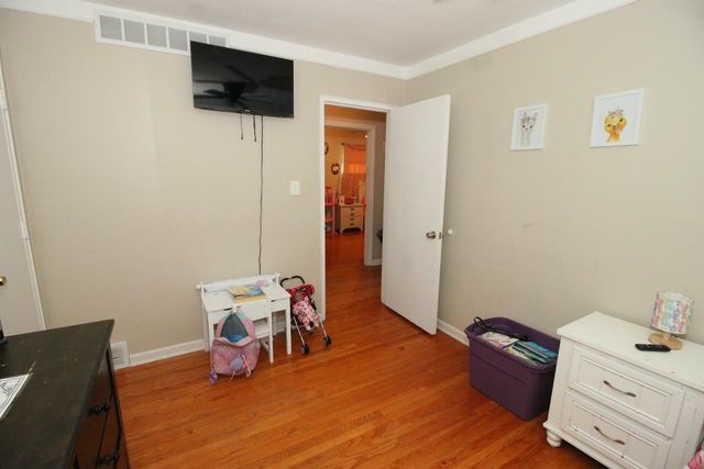 29261 Grant Street, Saint Clair Shores, MI 48081