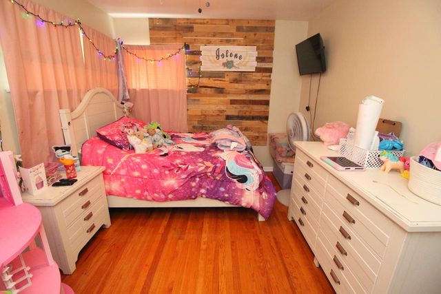 29261 Grant Street, Saint Clair Shores, MI 48081