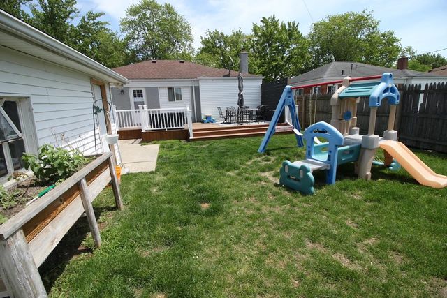 29261 Grant Street, Saint Clair Shores, MI 48081