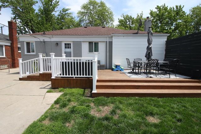 29261 Grant Street, Saint Clair Shores, MI 48081