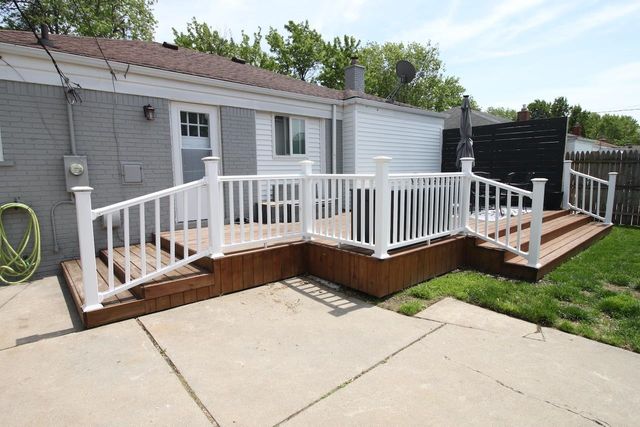 29261 Grant Street, Saint Clair Shores, MI 48081