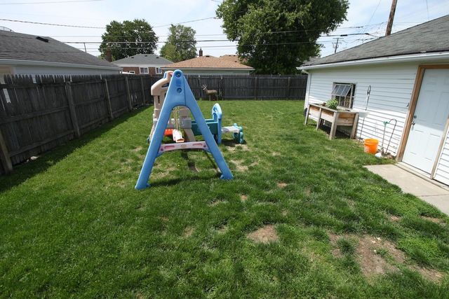 29261 Grant Street, Saint Clair Shores, MI 48081