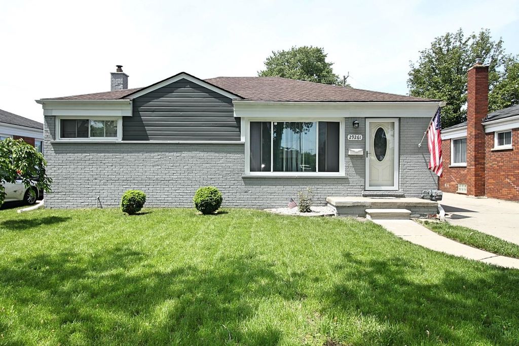 29261 Grant Street, Saint Clair Shores, MI 48081