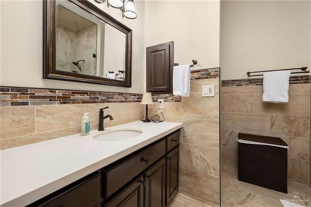 7417 N 4th Street, Mcallen, TX 78504