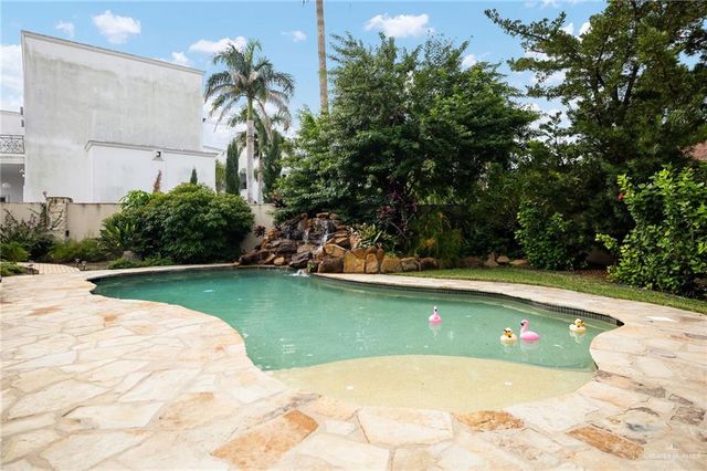 7417 N 4th Street, Mcallen, TX 78504