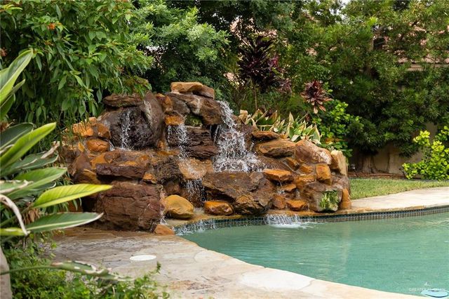 7417 N 4th Street, Mcallen, TX 78504