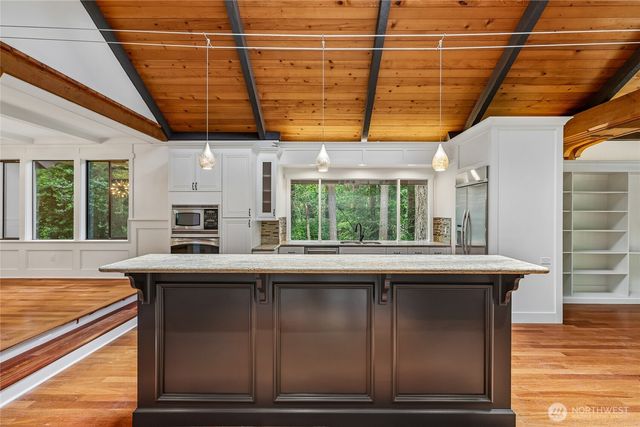 3720 131st Avenue NE, Bellevue, WA 98005
