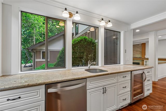 3720 131st Avenue NE, Bellevue, WA 98005