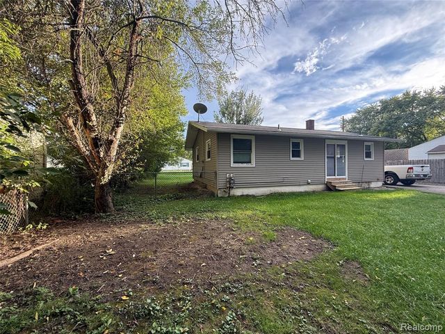 5489 Avis Drive, Burton, MI 48519