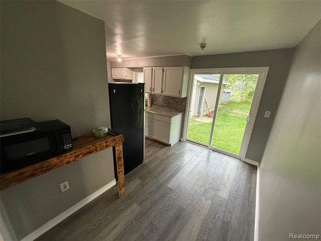 5489 Avis Drive, Burton, MI 48519