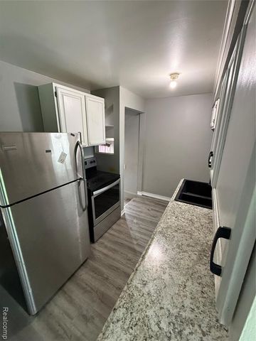 5489 Avis Drive, Burton, MI 48519