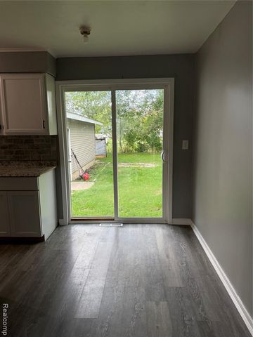 5489 Avis Drive, Burton, MI 48519