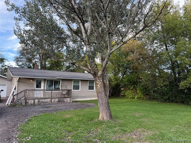 5489 Avis Drive, Burton, MI 48519