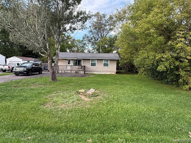 5489 Avis Drive, Burton, MI 48519
