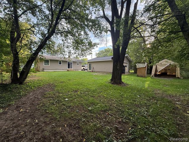 5489 Avis Drive, Burton, MI 48519