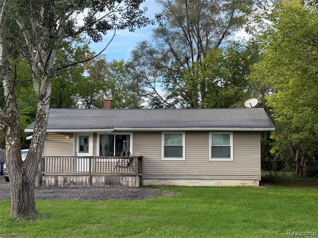 5489 Avis Drive, Burton, MI 48519