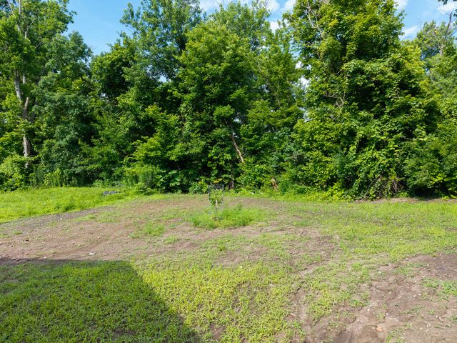 903 N GARTH AVE, Columbia, MO 65203