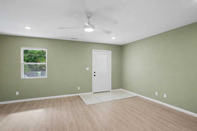 903 N GARTH AVE, Columbia, MO 65203