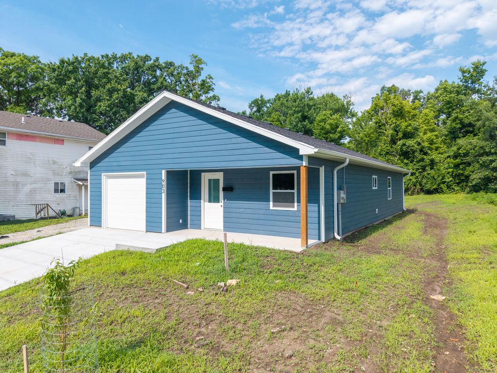 903 N GARTH AVE, Columbia, MO 65203