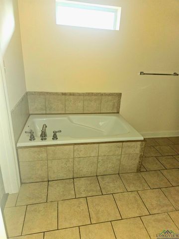 4012 Wesley St., Longview, TX 75605