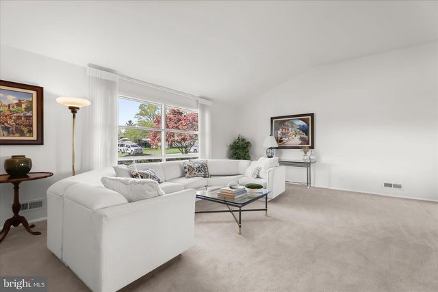 3416 MANOR HILL RD, Pikesville, MD 21208