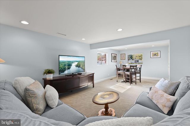 3416 MANOR HILL RD, Pikesville, MD 21208