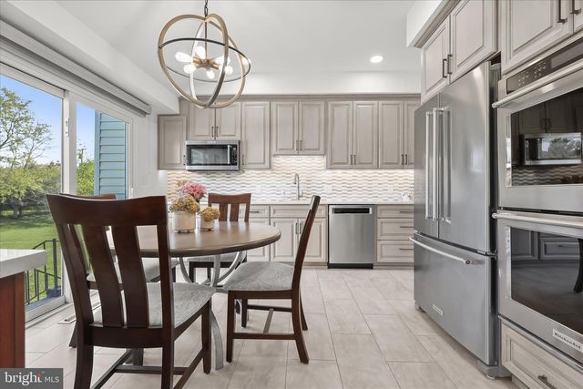 3416 MANOR HILL RD, Pikesville, MD 21208