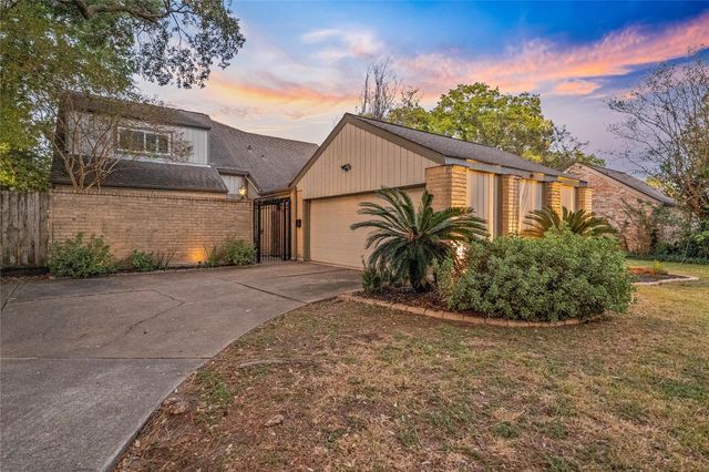 10218 Burgoyne Road, Houston, TX 77042