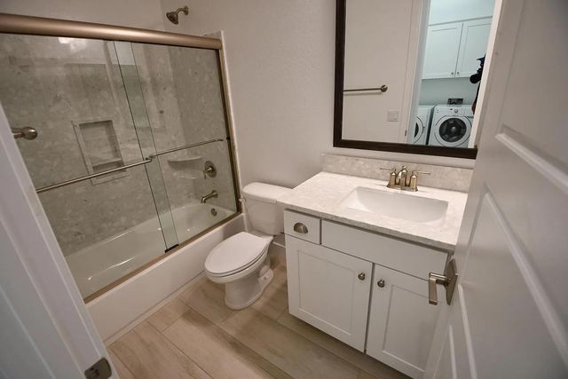 820 E Ashurst Drive, Phoenix, AZ 85048