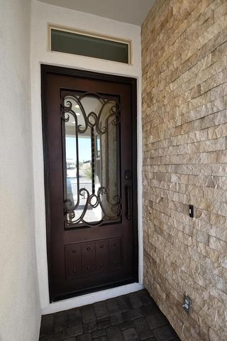 820 E Ashurst Drive, Phoenix, AZ 85048