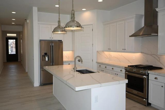 820 E Ashurst Drive, Phoenix, AZ 85048