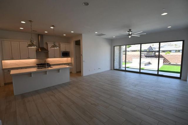 820 E Ashurst Drive, Phoenix, AZ 85048