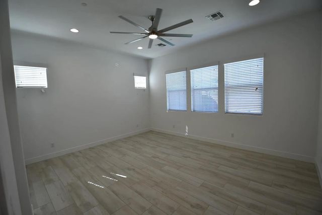 820 E Ashurst Drive, Phoenix, AZ 85048