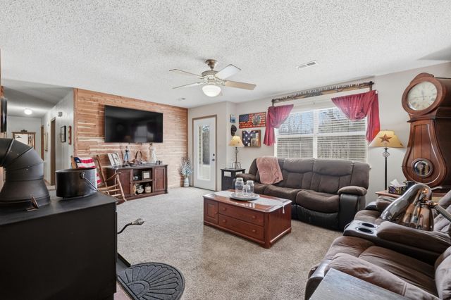 1977 Bear Hollow Road, Pineville, MO 64856