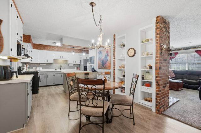 1977 Bear Hollow Road, Pineville, MO 64856