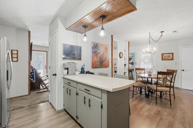 1977 Bear Hollow Road, Pineville, MO 64856