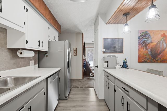 1977 Bear Hollow Road, Pineville, MO 64856