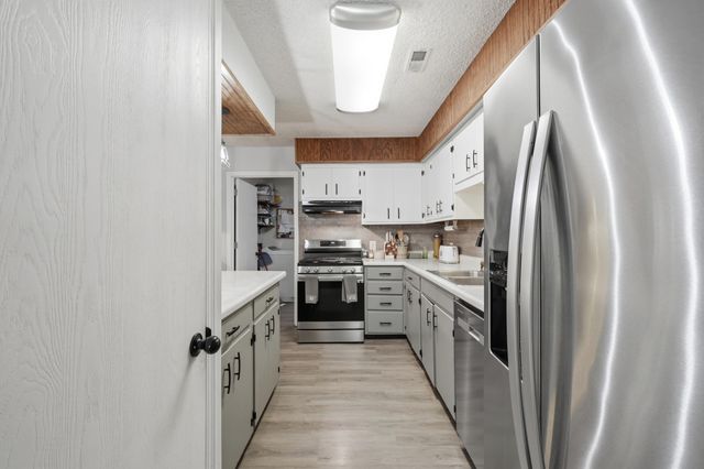 1977 Bear Hollow Road, Pineville, MO 64856