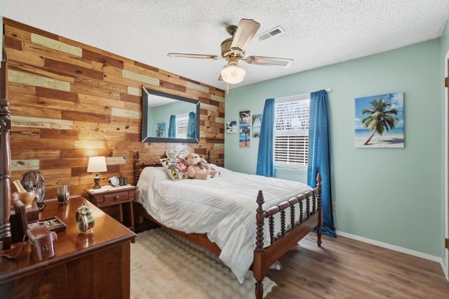 1977 Bear Hollow Road, Pineville, MO 64856