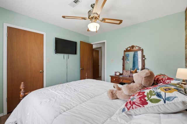 1977 Bear Hollow Road, Pineville, MO 64856