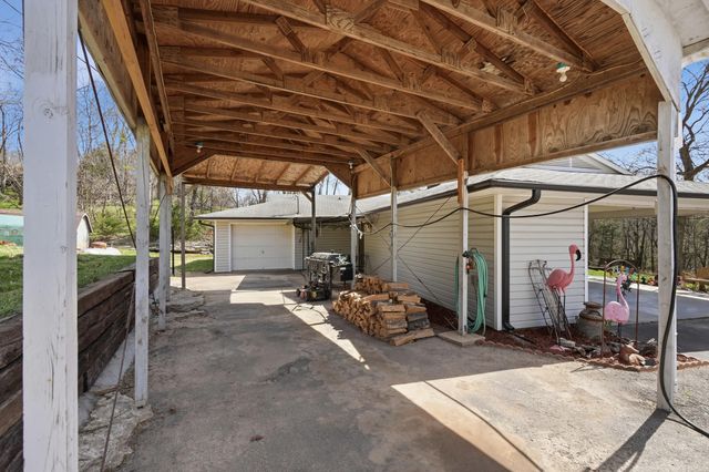 1977 Bear Hollow Road, Pineville, MO 64856