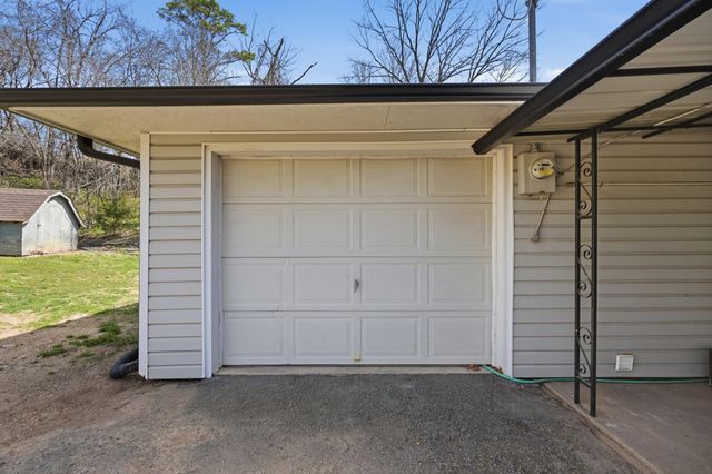 1977 Bear Hollow Road, Pineville, MO 64856