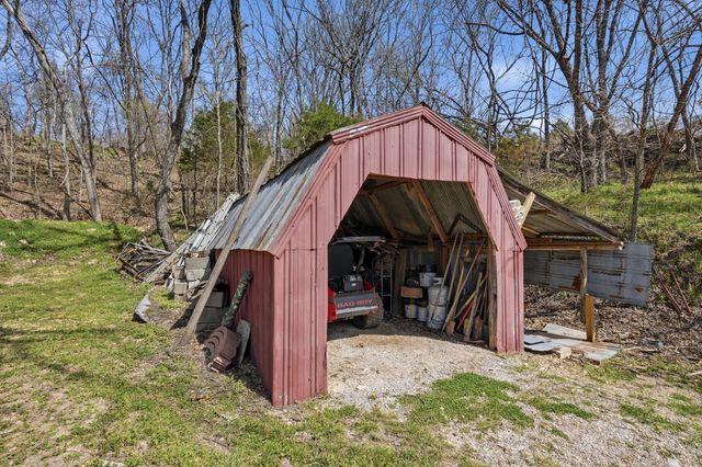 1977 Bear Hollow Road, Pineville, MO 64856