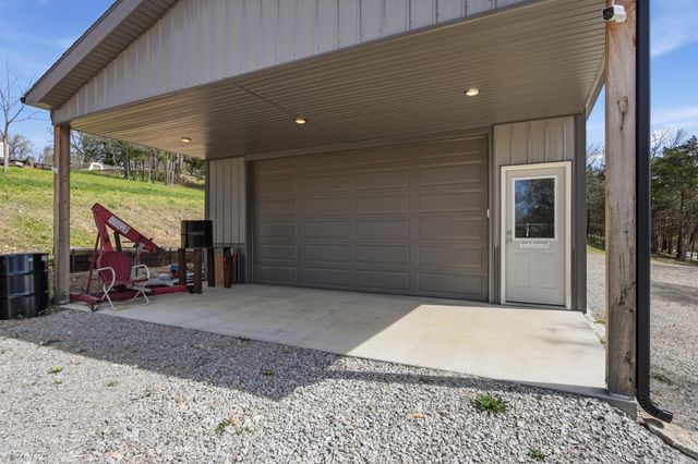 1977 Bear Hollow Road, Pineville, MO 64856