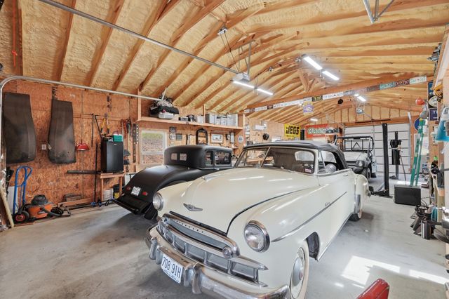 1977 Bear Hollow Road, Pineville, MO 64856