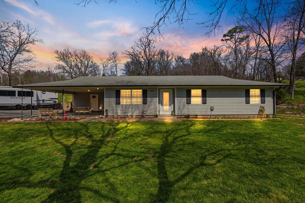 1977 Bear Hollow Road, Pineville, MO 64856