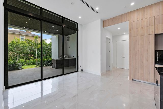 11781 NW 15th Street, Plantation, FL 33323